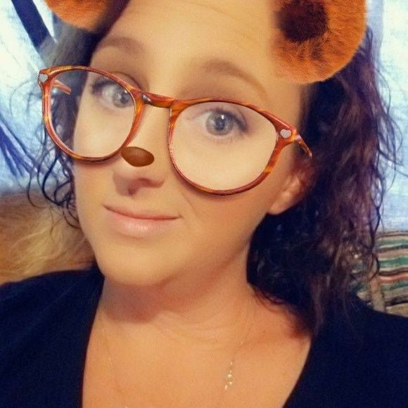 Meet your Posher, Stephanie - Picture 1 of 1